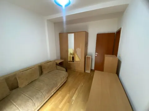 Izdavanje, dvosoban stan, 43m², Centar, Novi Sad - image 9