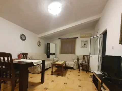 Izdavanje, dvosoban stan, 80m², Ilino, Bar - image 4