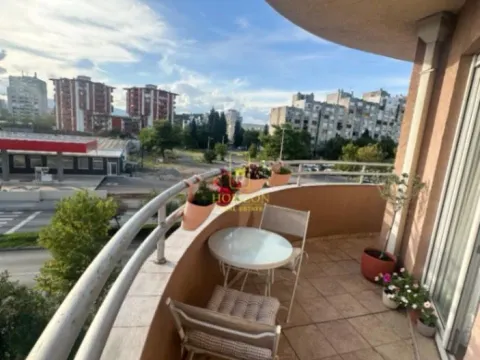 Sale, two bedroom apartment, 73m², Tuški Put, Podgorica - image 9