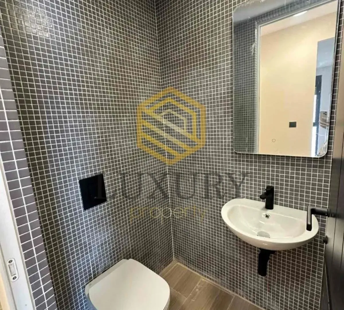 Izdavanje, trosoban stan, 111m², Zagorič, Podgorica