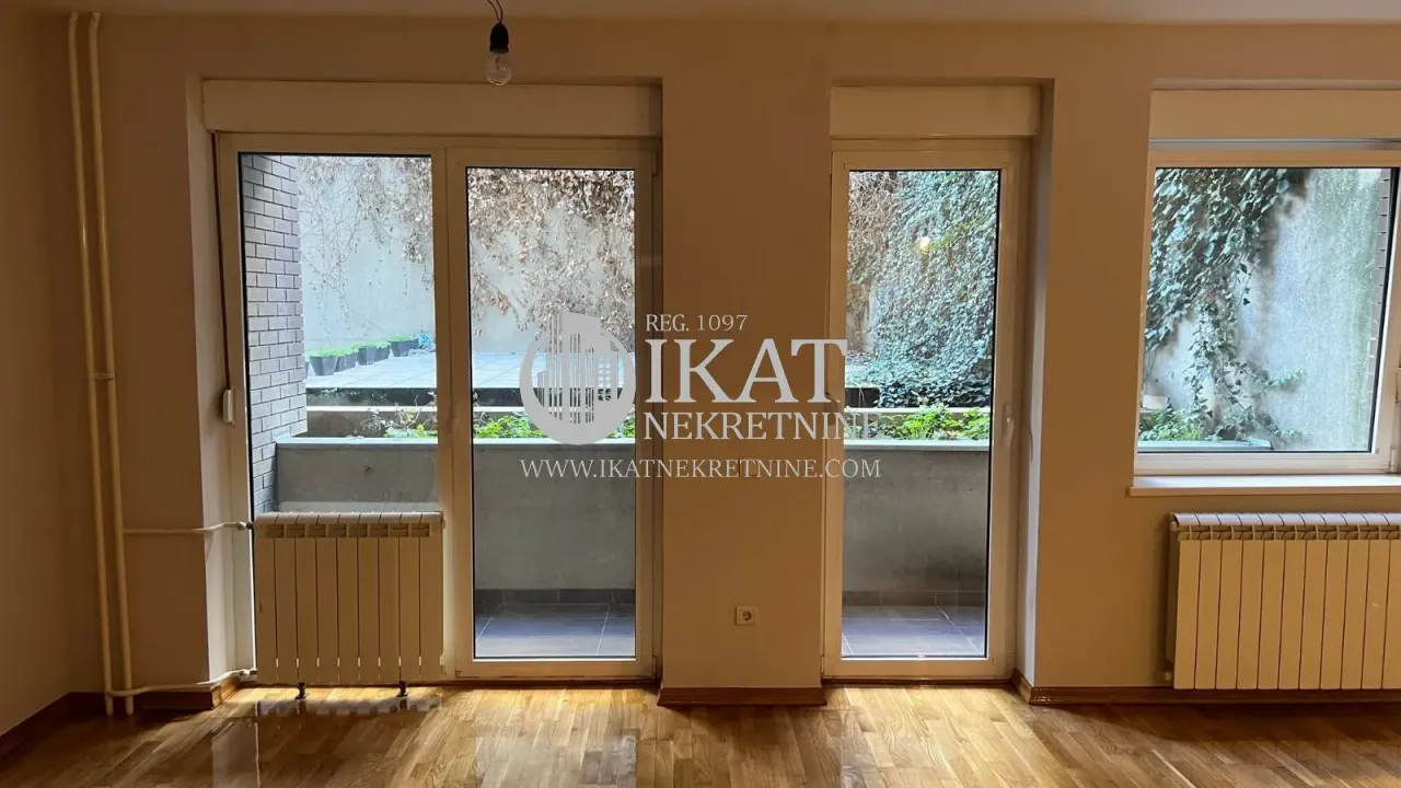 Prodaja, dvosoban stan, 81m², Vračar Hram, Vračar Sve Podlokacije