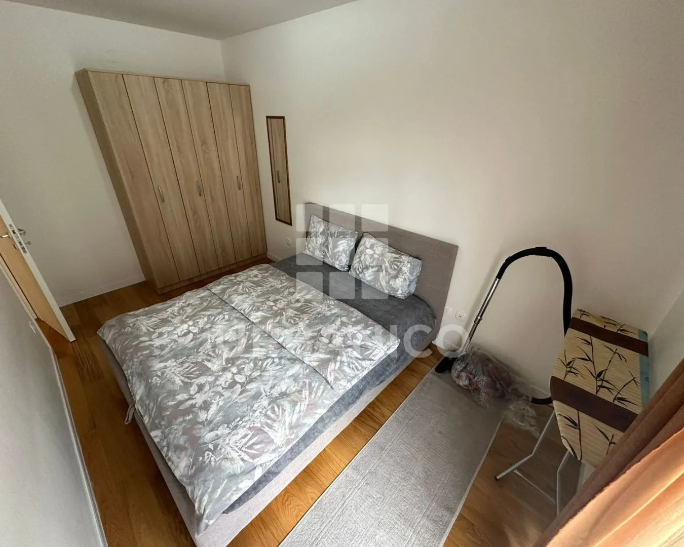 Izdavanje, jednosoban stan, 42m², Central Point, Podgorica
