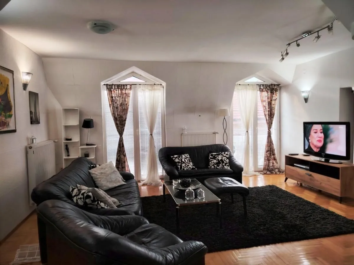 Izdavanje, trosoban stan, 90m², Centar, Niš