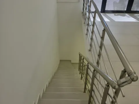 Izdavanje, poslovni prostor, 110m², Blok 6, Podgorica - image 3