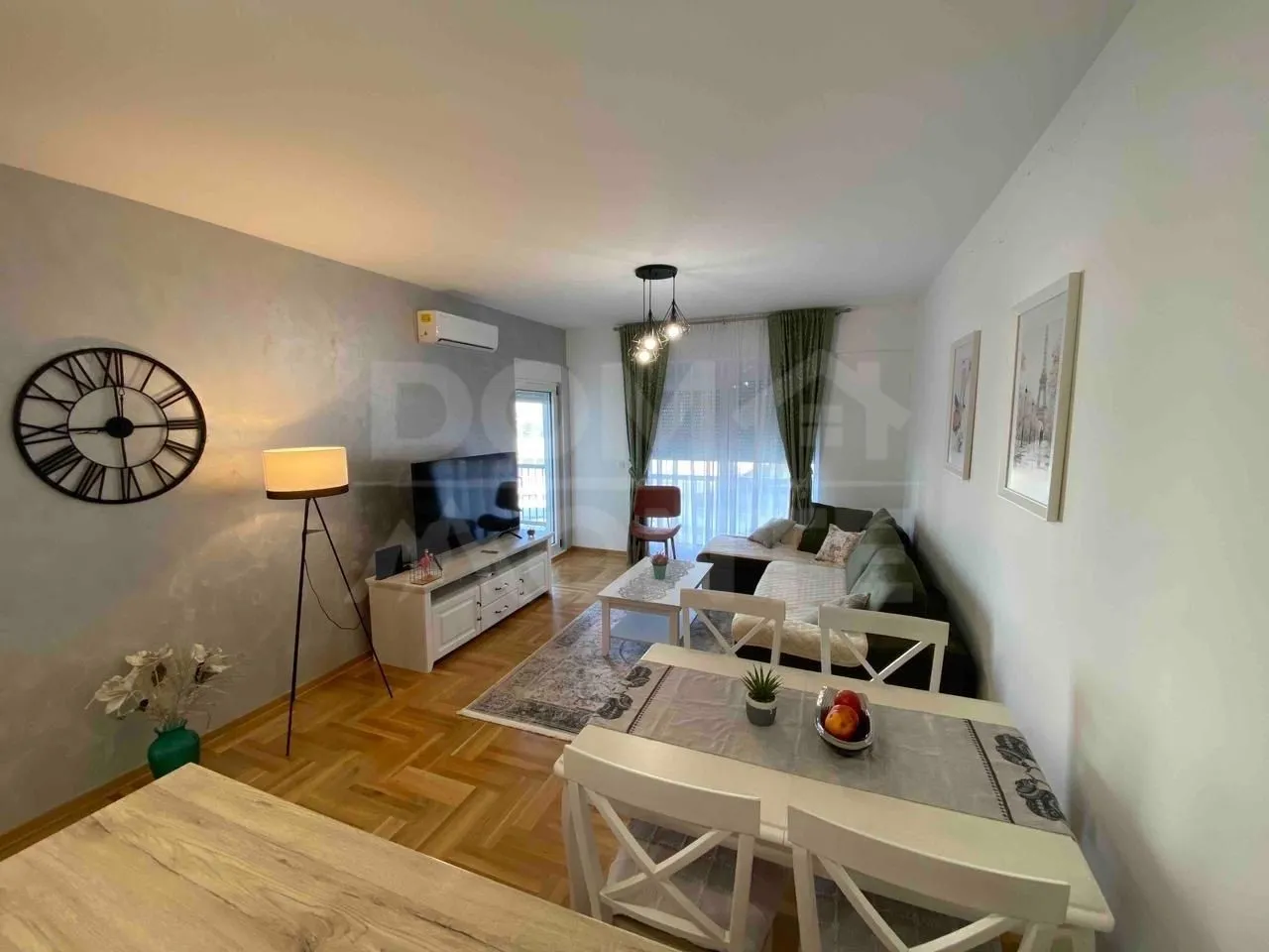 Izdavanje, dvosoban stan, 60m², Tivat, Crna Gora