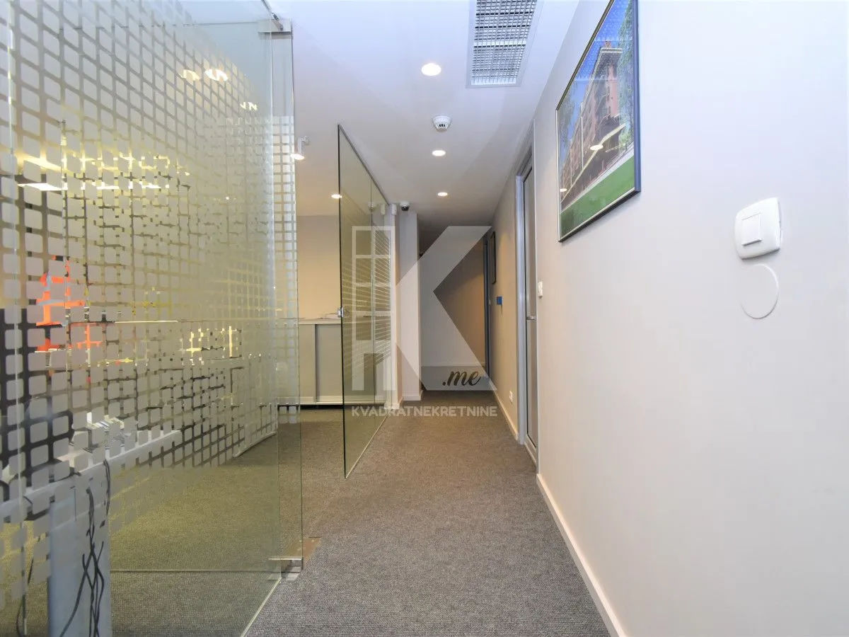 Rent, office space, 177m², City Kvart, Podgorica