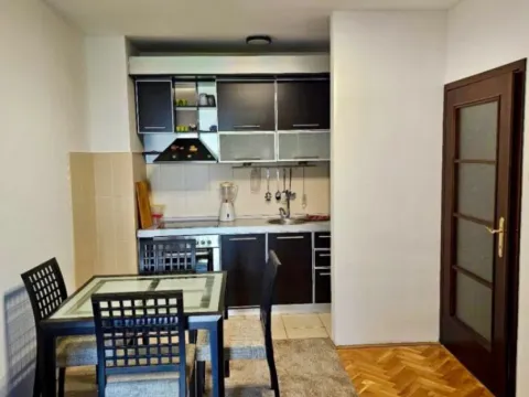 Rent, one bedroom apartment, 46m², Blok 6, Podgorica - image 9