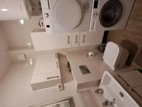 Prodaja, dvosoban stan, 72m², City Kvart, Podgorica - image 9