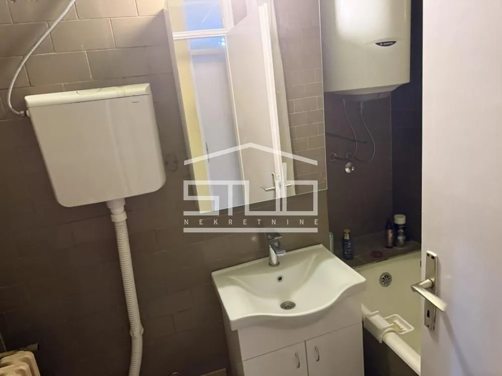 Prodaja, trosoban stan, 72m², Čukarica, Beograd