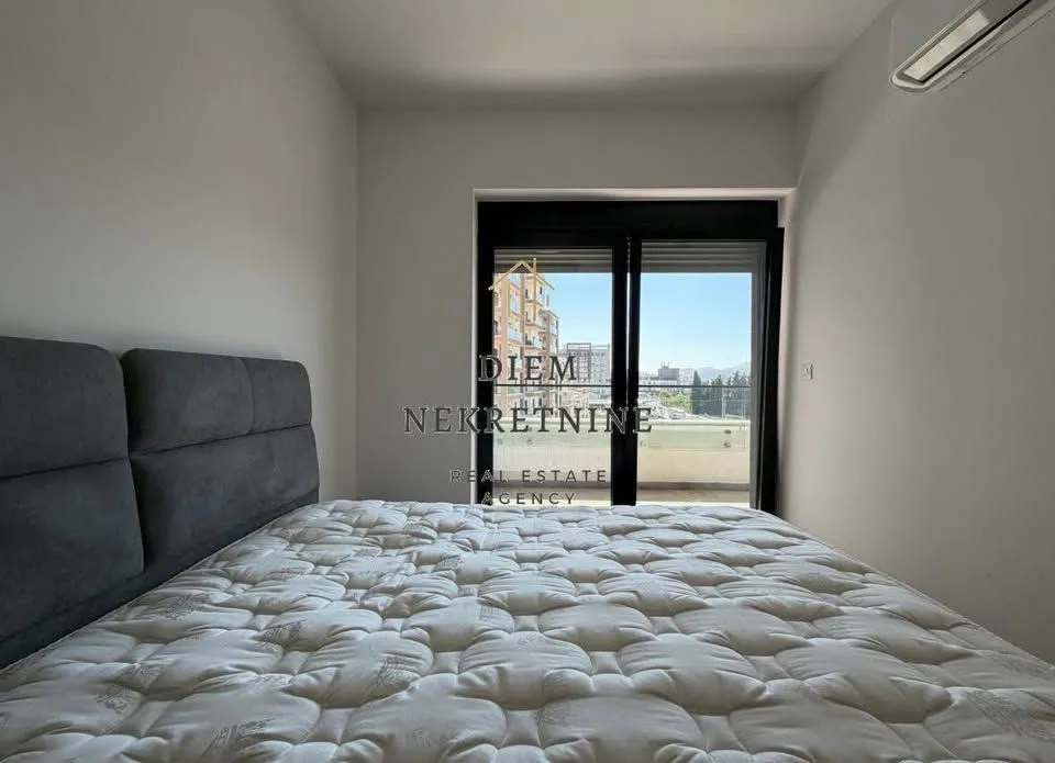 Rent, one bedroom apartment, 53m², Centar, Bar