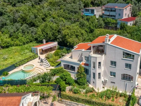 Kuća in Mažina