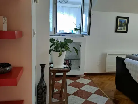 Izdavanje, trosoban stan, 100m², Tivat, Crna Gora - image 9