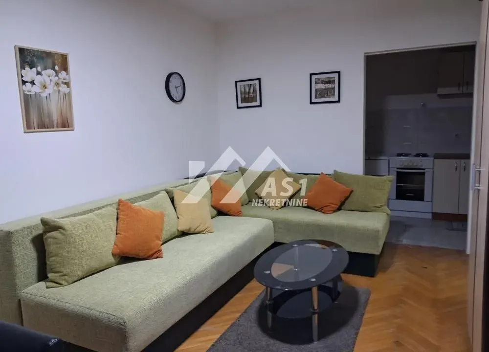 Izdavanje, dvosoban stan, 42m², Sajam, Novi Sad Sve Podlokacije