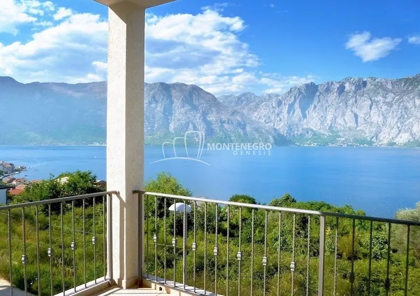 Prodaja, dvosoban stan, 99m², Prčanj, Kotor
