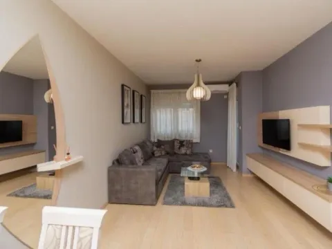 Izdavanje, jednosoban stan, 46m², City Kvart, Podgorica - image 8