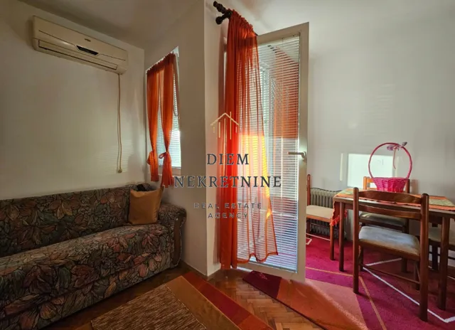 Rent, studio apartment, 32m², Makedonsko naselje, Bar