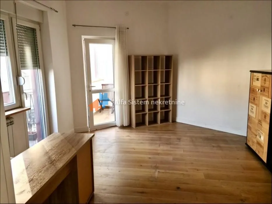 Izdavanje, dvosoban stan, 70m², Vračar Hram, Vračar Sve Podlokacije