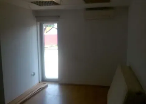 Izdavanje, poslovni prostor, 200m², Uciteljsko Naselje, Zvezdara Sve Podlokacije - image 4