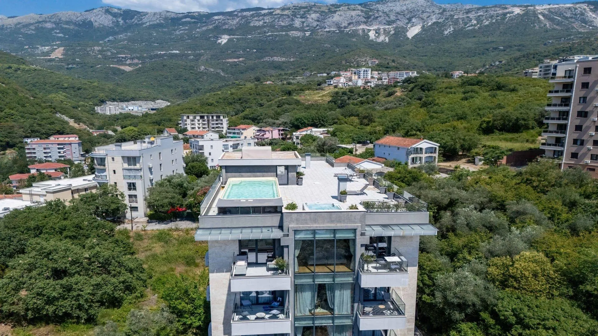 Sale, three bedroom apartment, 125m², Bečići, Budva