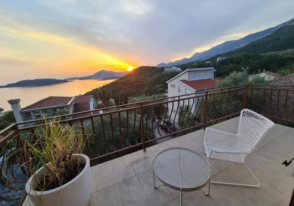 Sale, house, 200m², Pržno, Budva