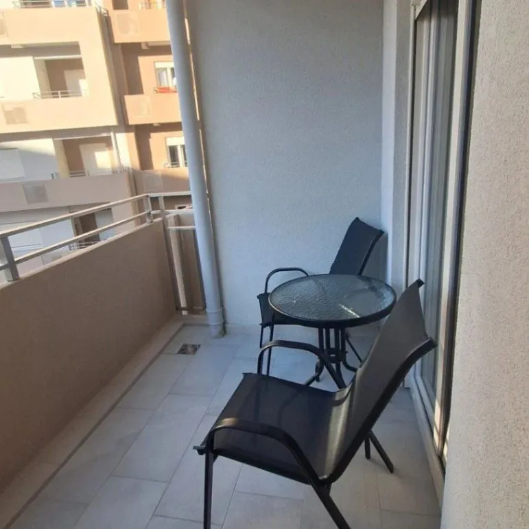 Izdavanje, jednosoban stan, 47m², Central Point, Podgorica