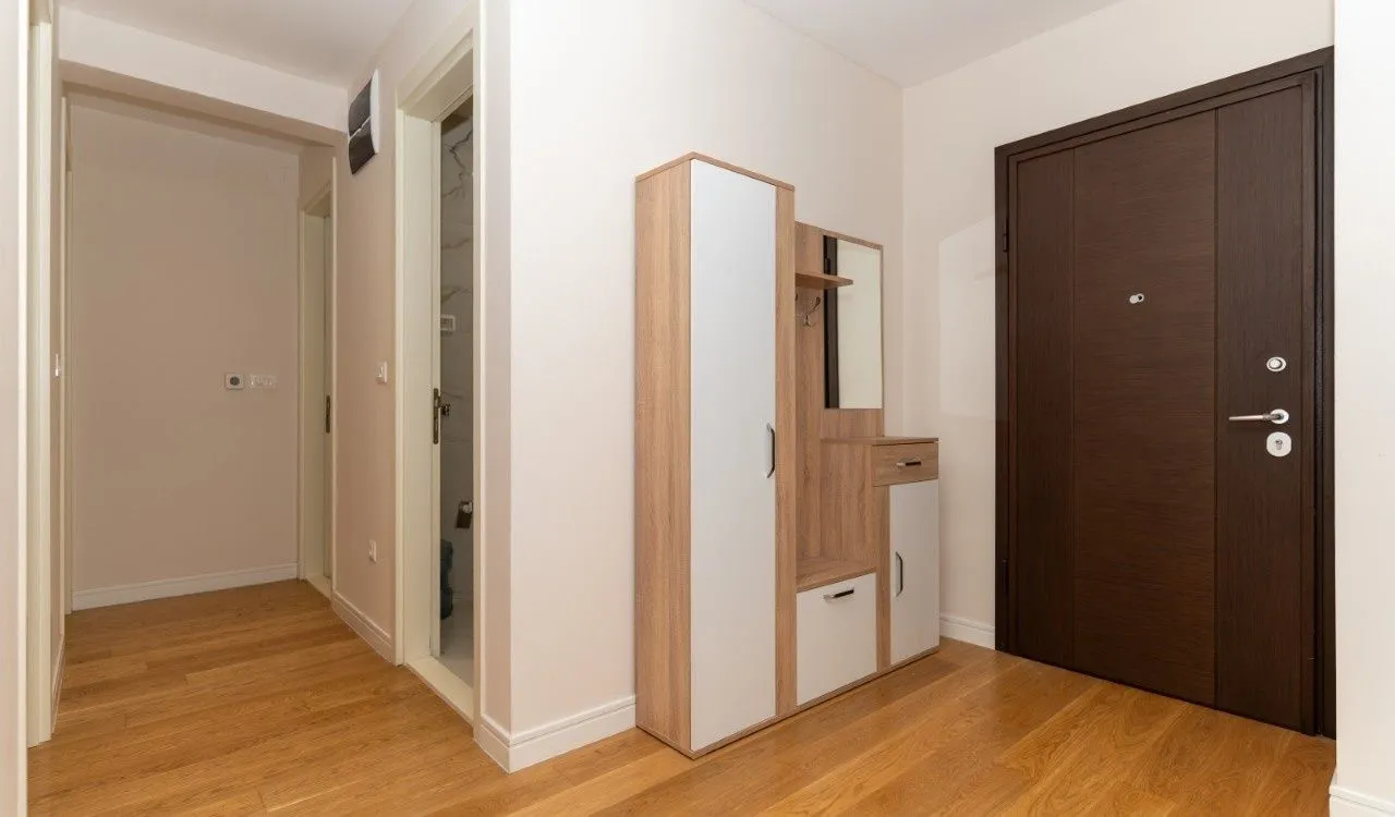 Izdavanje, dvosoban stan, 80m², Preko Morače, Podgorica