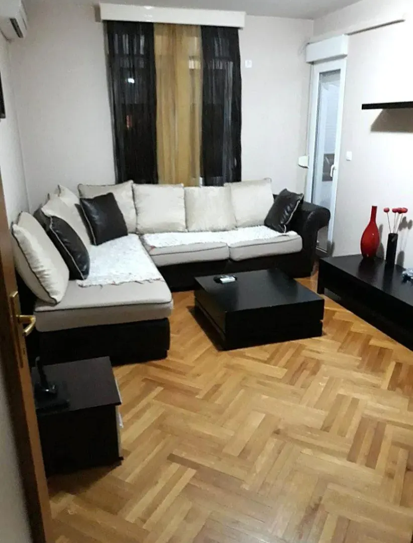 Izdavanje, dvosoban stan, 60m², Zagorič, Podgorica