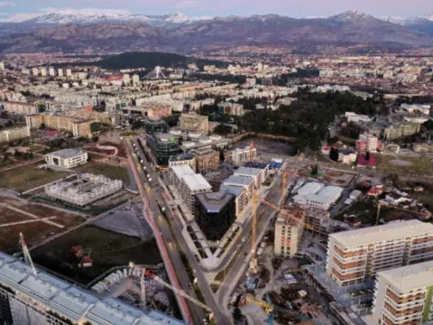 Izdavanje, poslovni prostor, 300m², Kod Capital Plaze, Podgorica - image 9