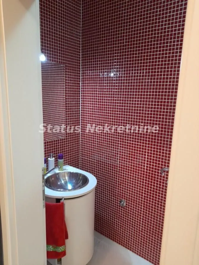 Prodaja, kuća, 440m², Temerin, Novi Sad