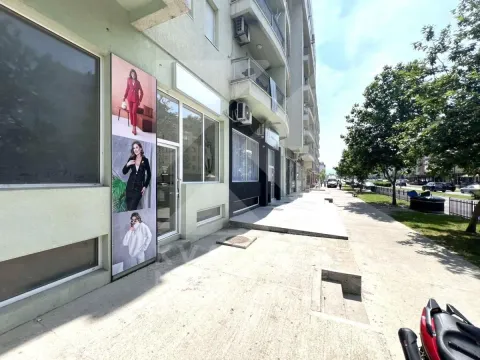 Rent, office space, 40m², Stari Aerodrom, Podgorica - image 2