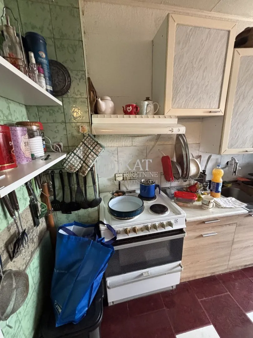 Sale, three bedroom apartment, 77m², Brace Jerković, Voždovac Sve Podlokacije