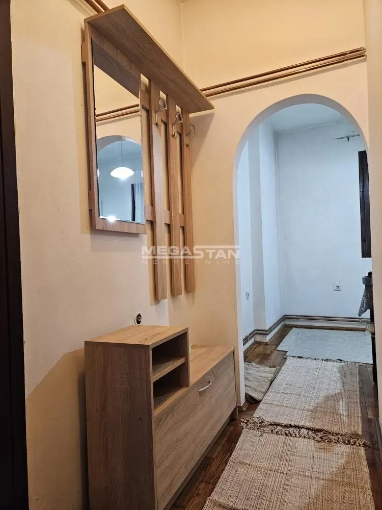 Izdavanje, jednosoban stan, 30m², Đeram Pijaca, Beograd