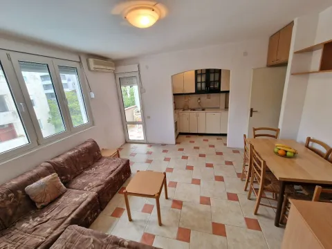Izdavanje, jednosoban stan, 40m², Budva, Crna Gora - image 2