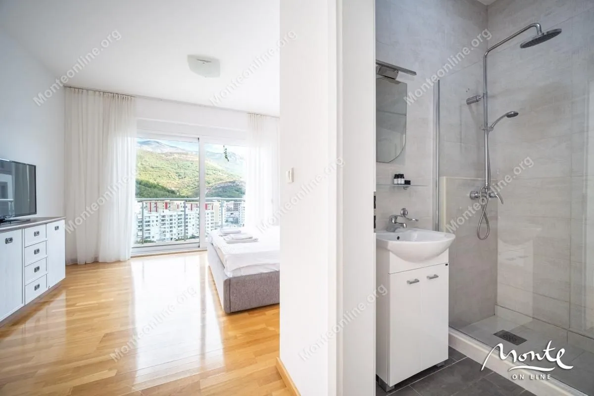 Prodaja, dvosoban stan, 74m², Bečići, Budva