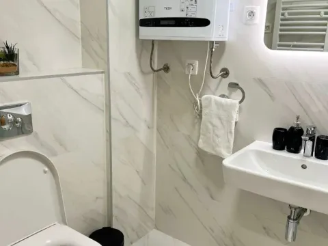 Izdavanje, jednosoban stan, 47m², New City, Podgorica - image 8