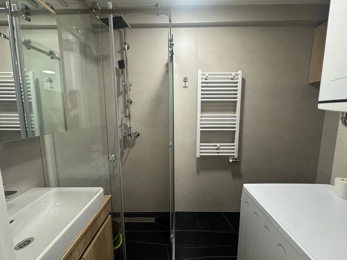 Izdavanje, dvosoban stan, 45m², Đeram Pijaca, Beograd