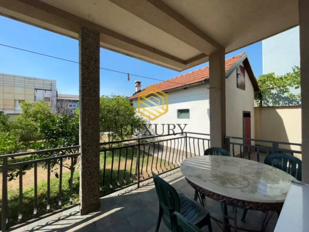 Rent, house, 200m², Stari Aerodrom, Podgorica