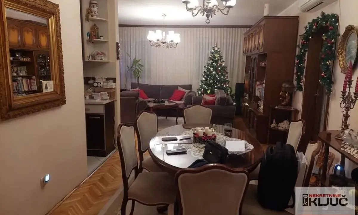 Prodaja, četvorosoban stan, 94m², Bulevar patrijarha Pavla, Novi Sad Sve Podlokacije