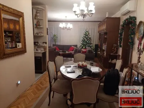 Prodaja, četvorosoban stan, 94m², Bulevar patrijarha Pavla, Novi Sad Sve Podlokacije