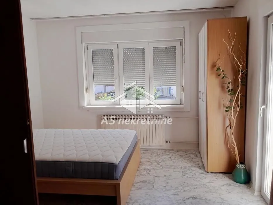 Rent, three bedroom apartment, 80m², Čukarica, Beograd