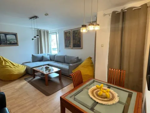 Izdavanje, jednosoban stan, 55m², Centar, Budva - image 13