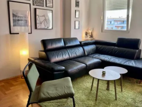 Izdavanje, jednosoban stan, 52m², City Kvart, Podgorica - image 1