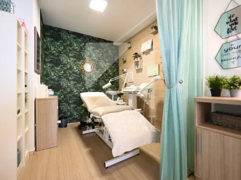 Izdavanje, poslovni prostor, 63m², City Kvart, Podgorica - image 2