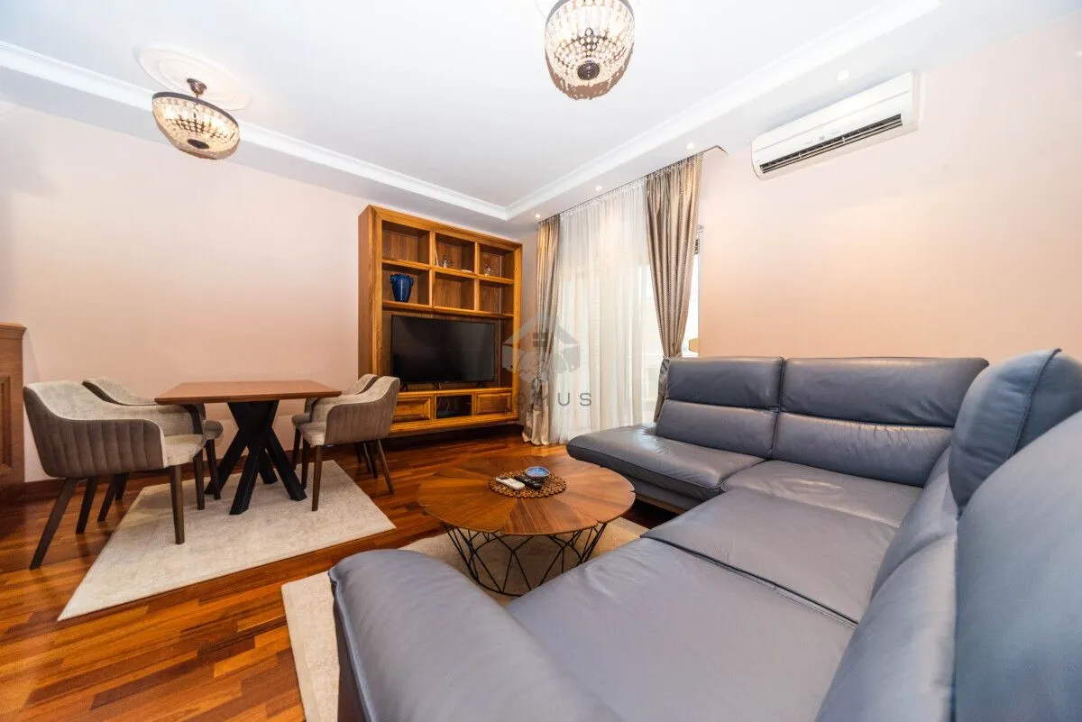 Izdavanje, dvosoban stan, 70m², City Kvart, Podgorica