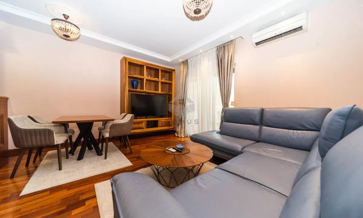 Izdavanje, dvosoban stan, 70m², City Kvart, Podgorica