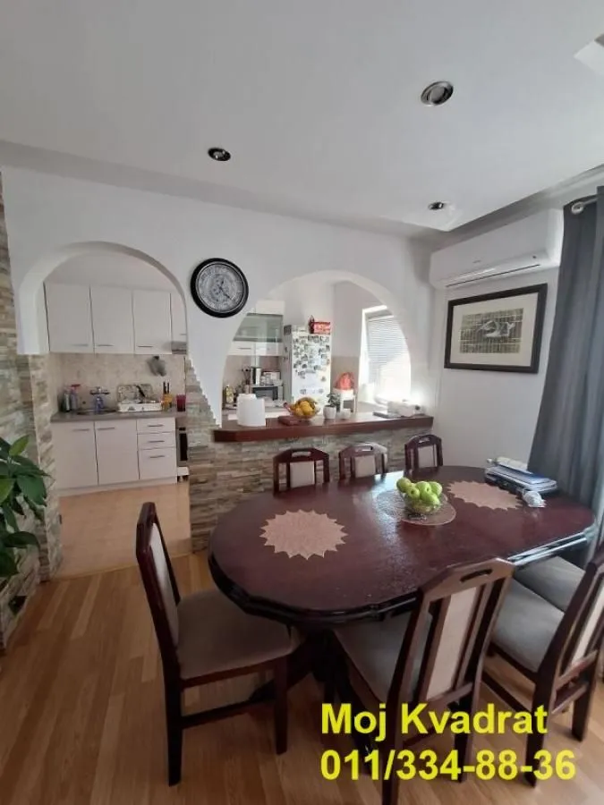 Sale, house, 229m², Sremčica, Beograd