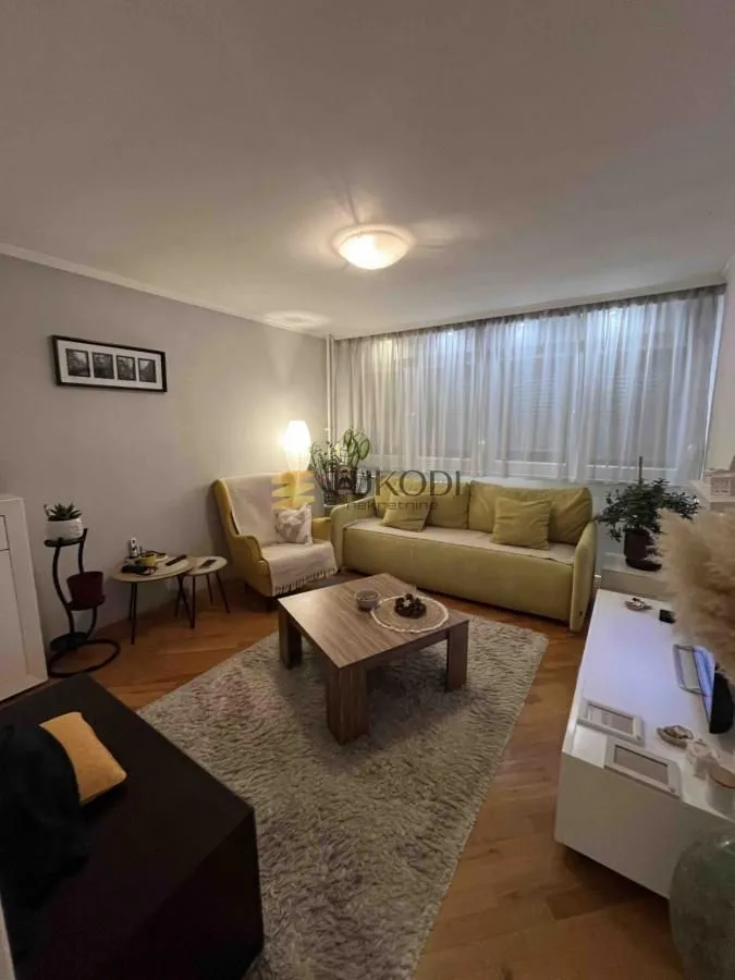 Prodaja, trosoban stan, 63m², Železnička Stanica, Novi Sad Sve Podlokacije