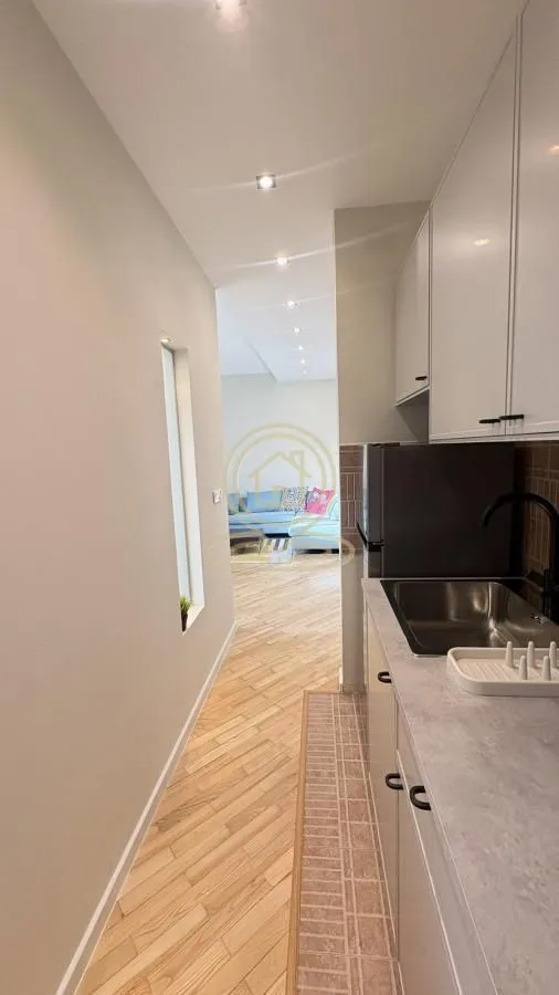 Izdavanje, dvosoban stan, 46m², Kalenić Pijaca, Vračar Sve Podlokacije