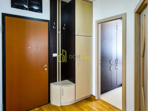 Izdavanje, trosoban stan, 120m², City Kvart, Podgorica - image 10
