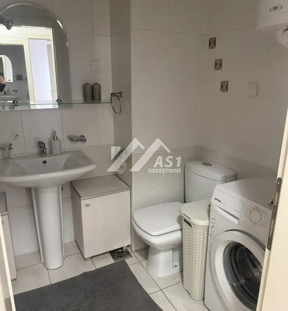 Izdavanje, jednosoban stan, 38m², Grbavica, Novi Sad Sve Podlokacije
